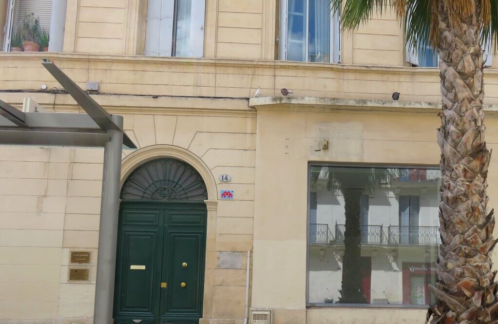 MPL_29, Space Invader on Boulevard du Jeu de Paume — Street art by Invader in Montpellier