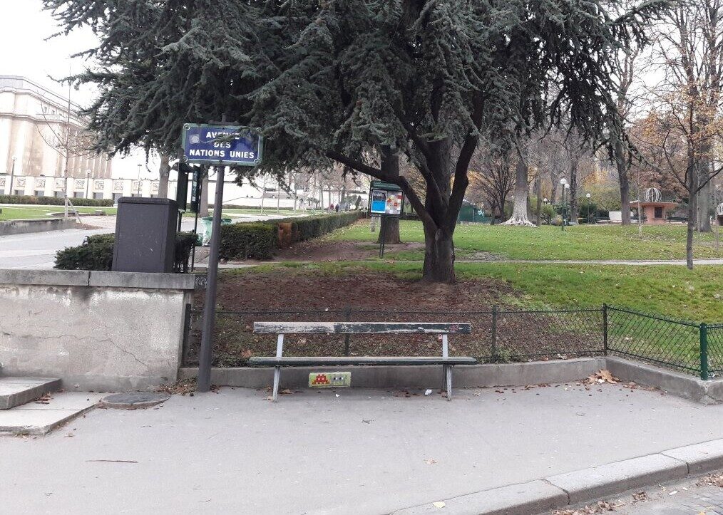 PA_255, Space Invader de l'avenue des Nations Unies — Street art de Invader à Paris