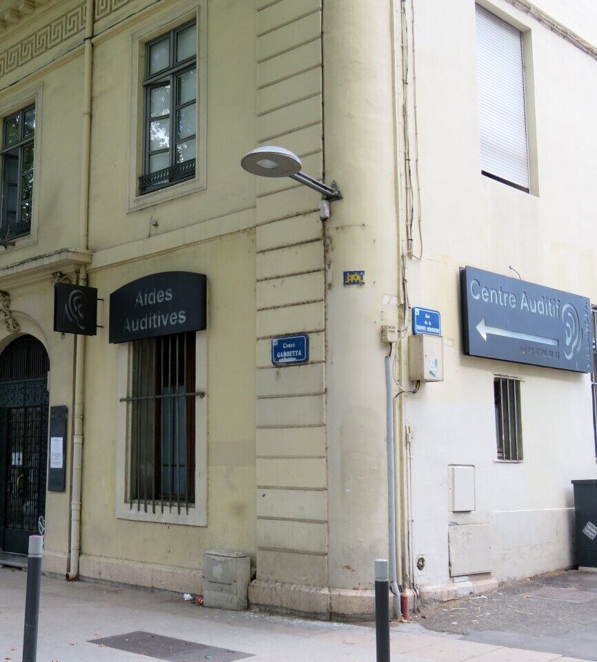MPL_41, Space Invader on Rue de la Trente Deuxième — Street art by Invader in Montpellier