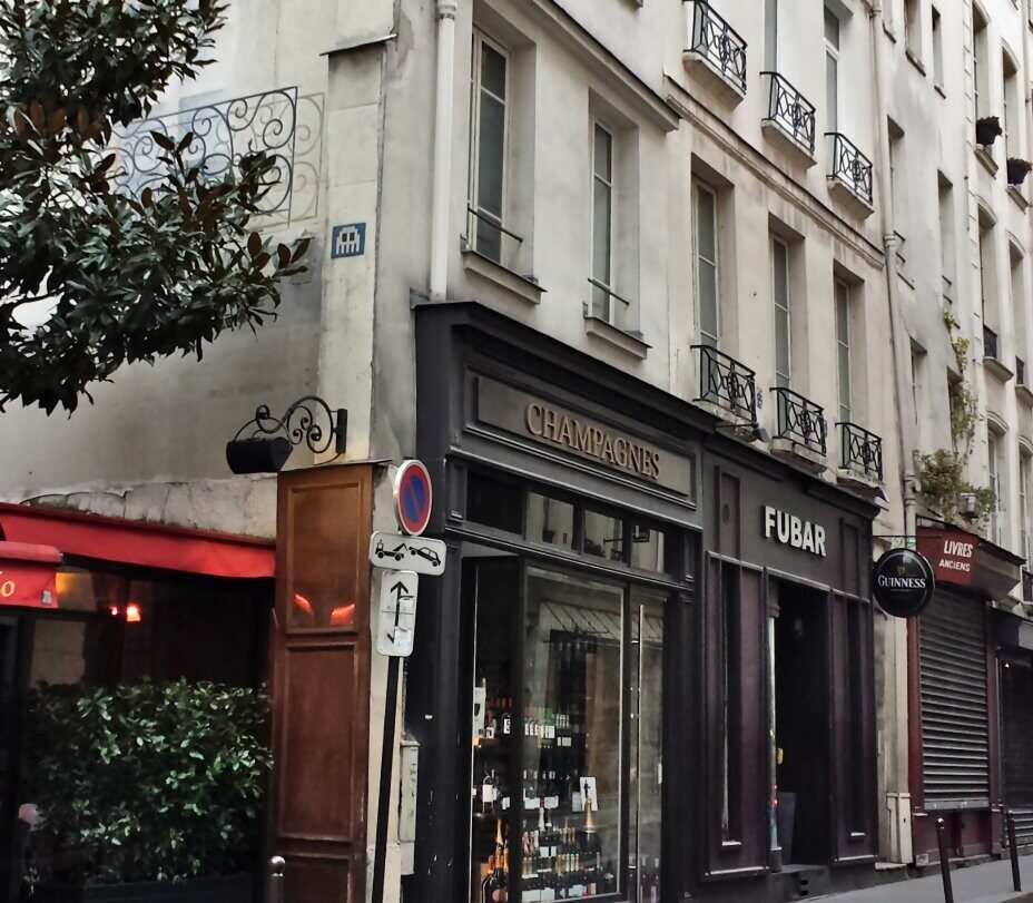 PA_473, Space Invader on Rue Saint-Sulpice — Street art by Invader in Paris