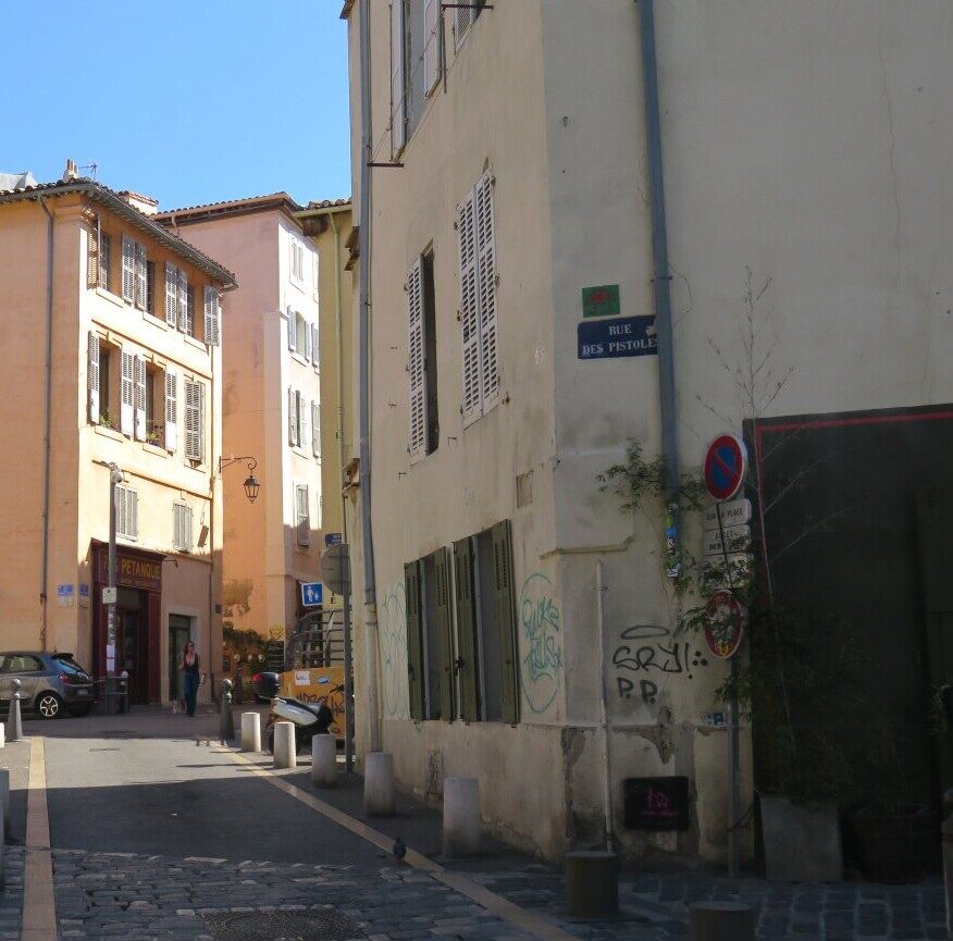 MARS_08, Space Invader de la rue du Petit Puits — Street art de Invader à Marseille