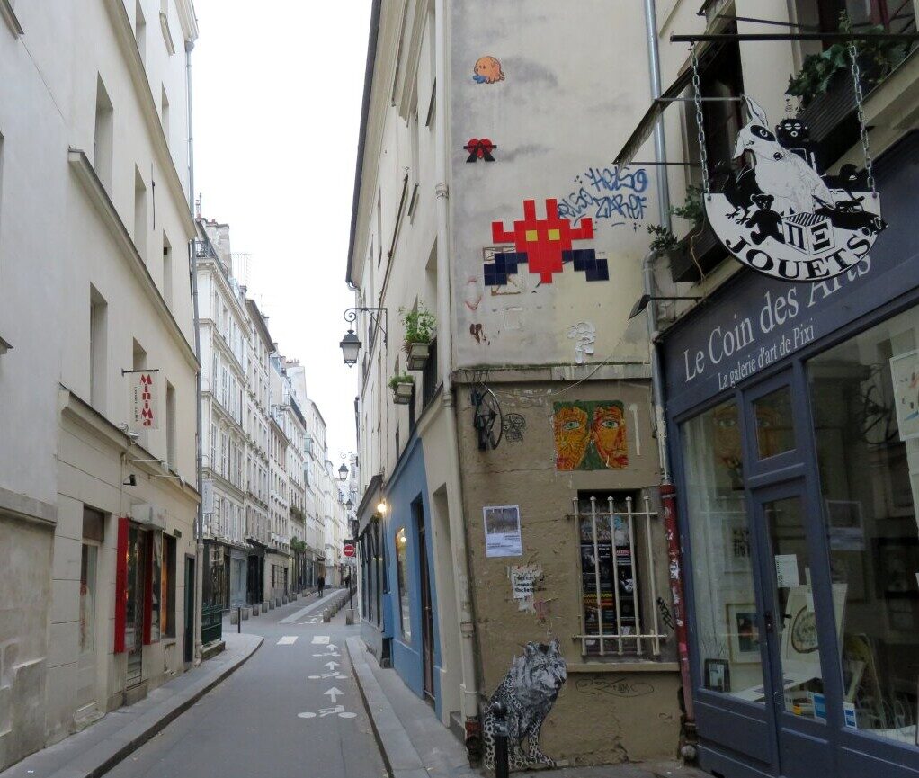 PA_550, Space Invader on 6 Rue de l'Échaudé — Street art by Invader in Paris