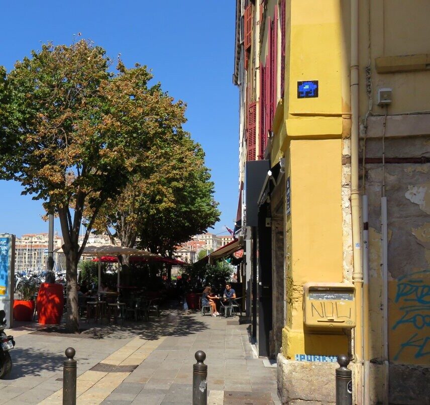 MARS_03, Space Invader on 13 Place aux Huiles — Street art by Invader in Marseille