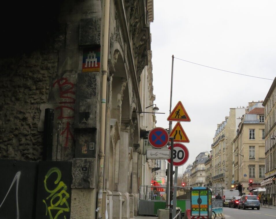 PA_612, Space Invader on Rue du Renard — Street art by Invader in Paris