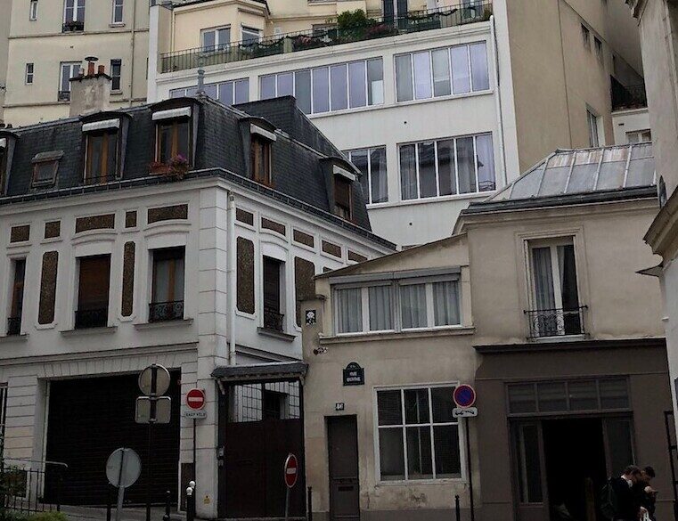 PA_642, Space Invader on Rue Berthe — Street art by Invader in Paris
