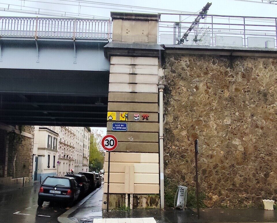 PA_971, Space Invader on 1 Rue du St-Gothard — Street art by Invader in Paris