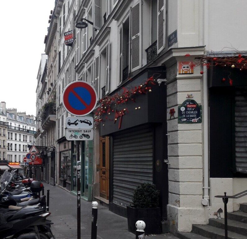 PA_1052, Space Invader de la rue du Chevalier de la Barre — Street art de Invader à Paris