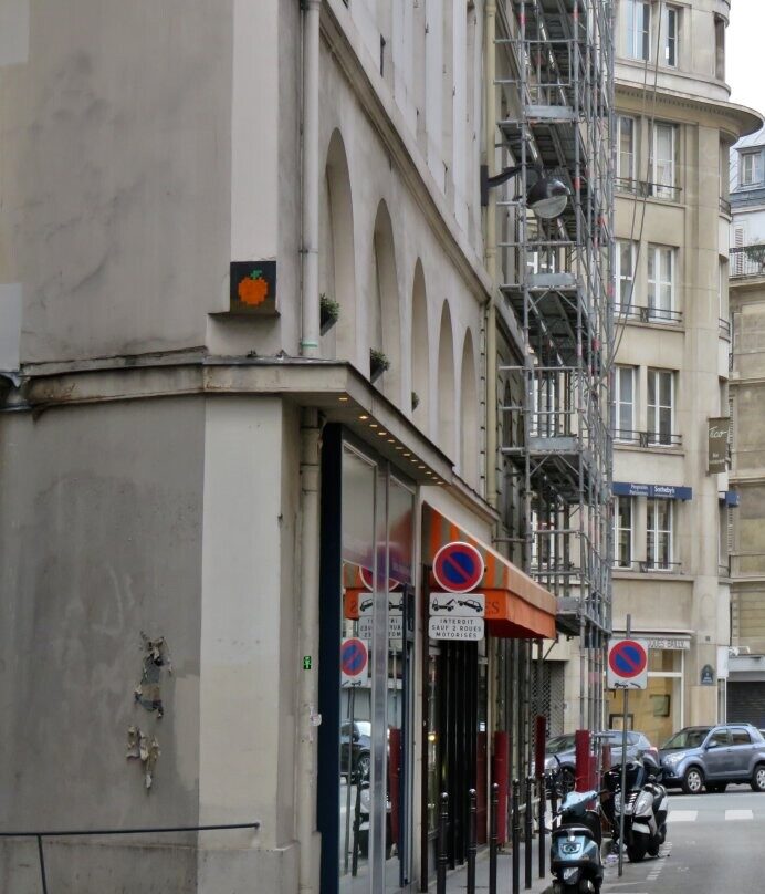 PA_1073, Space Invader de la rue du Faubourg Saint-Honoré — Street art de Invader à Paris