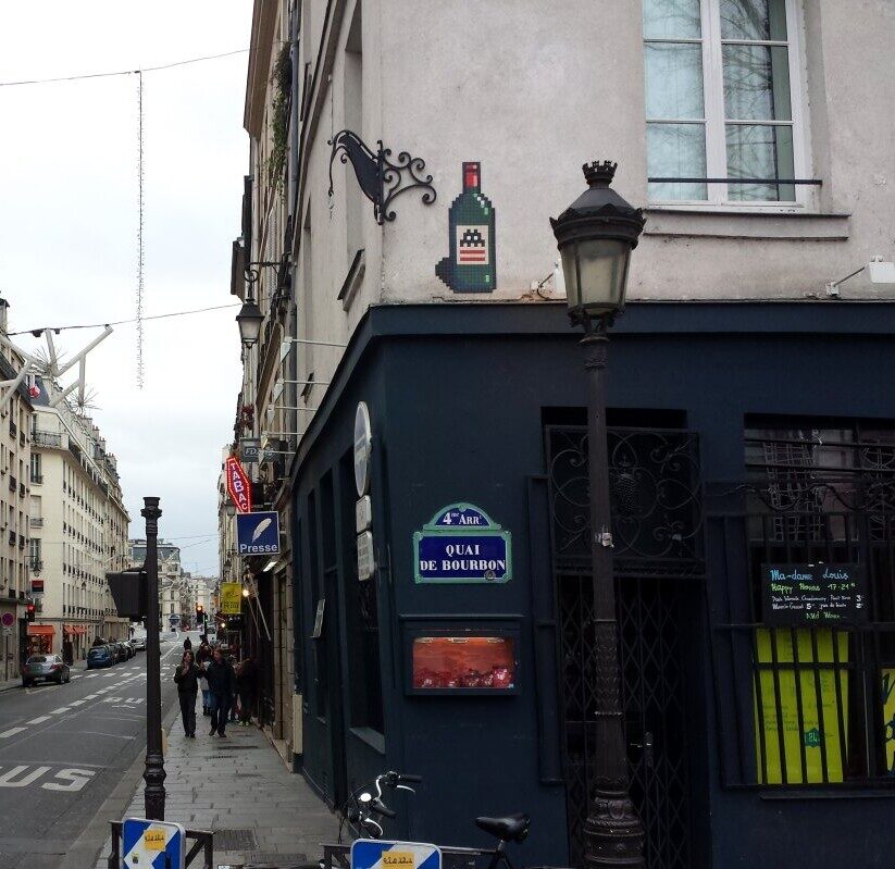 PA_1166, Space Invader du quai de Bourbon — Street art de Invader à Paris
