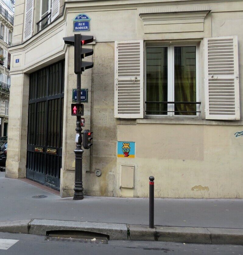 PA_1176, Space Invader de la rue Rodier — Street art de Invader à Paris