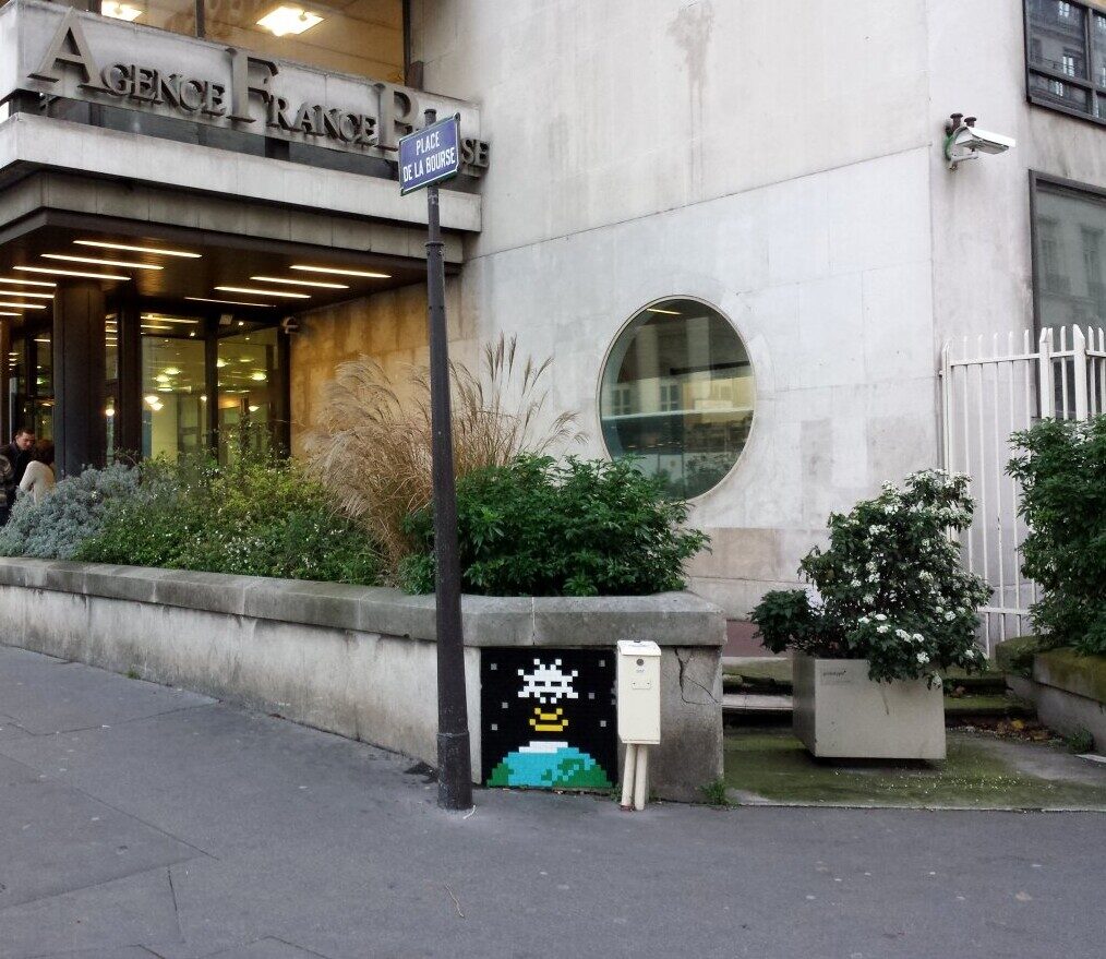 PA_1177, Space Invader on Agence France Presse — Street art by Invader in Paris