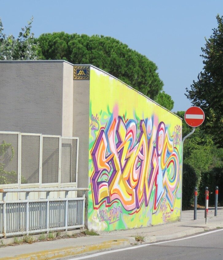 RA_29, Space Invader on Circonvallazione alla Rotonda dei Goti — Street art by Invader in Ravenna