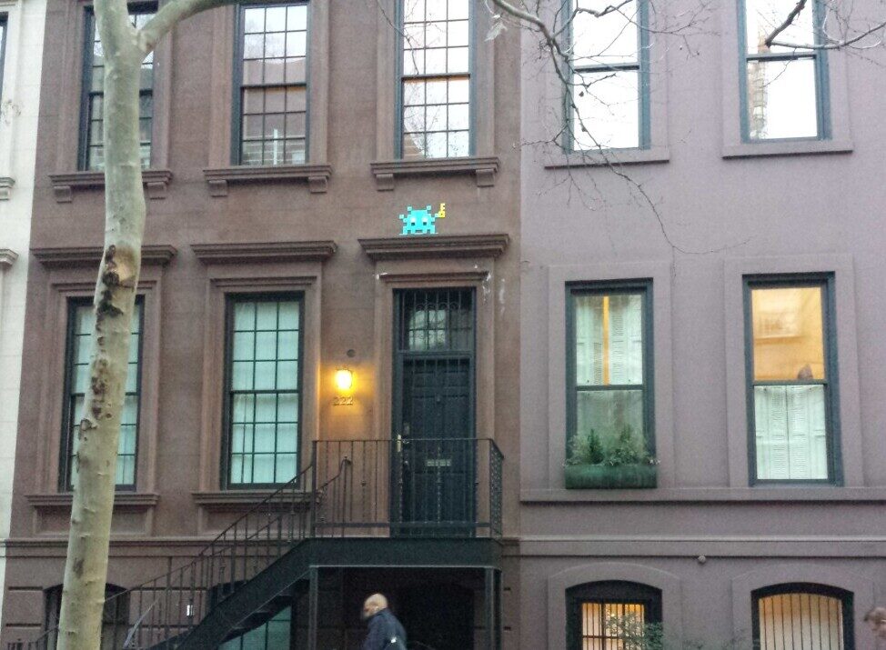 NY_159, Space Invader d'East 61st Street — Street art de Invader à New York
