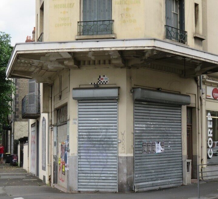CLR_13, Space Invader on Boulevard Lafayette — Street art by Invader in Clermont-Ferrand