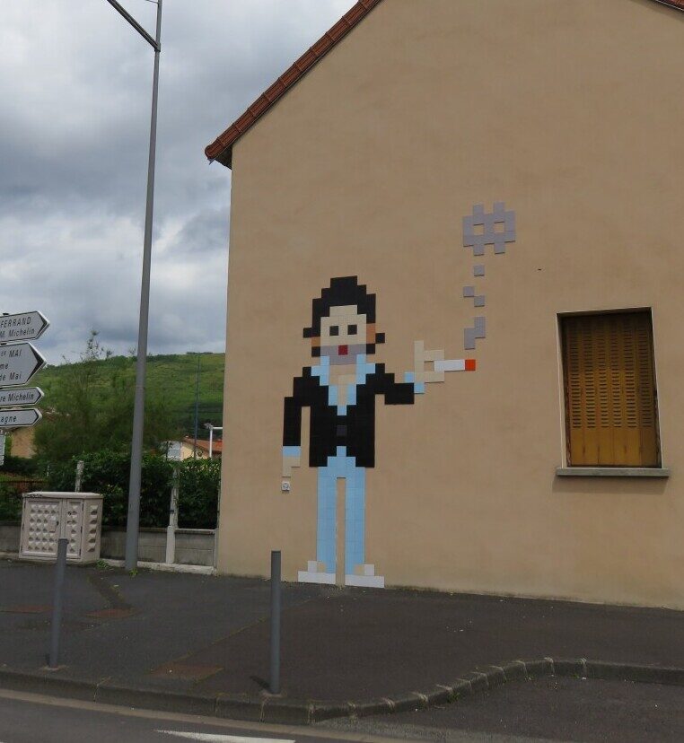 CLR_14, Space Invader de la rue Serge Gainsbourg — Street art de Invader à Clermont-Ferrand