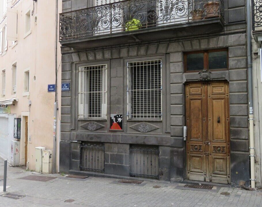 CLR_39, Space Invader de la rue d'Assas — Street art de Invader à Clermont-Ferrand