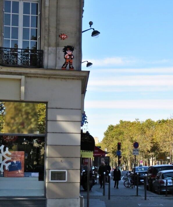 PA_1241, Space Invader on 1 quai de la Tournelle — Street art by Invader in Paris