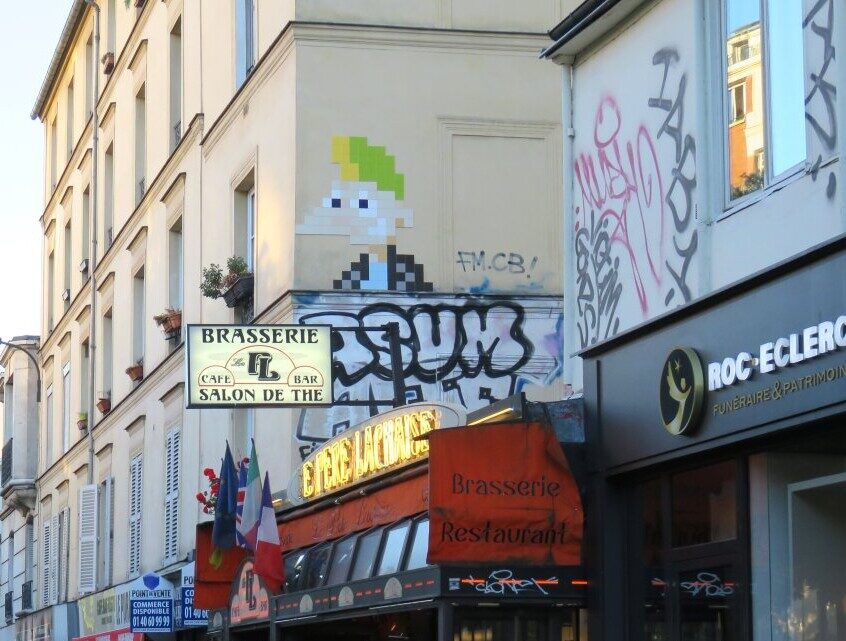 PA_1243, Space Invader on 15 boulevard de Ménilmontant — Street art by Invader in Paris