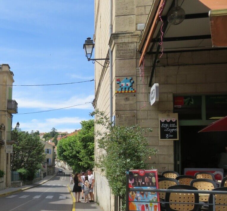 FRQ_04, Space Invader on 15 Place du Bourguet — Street art by Invader in Forcalquier