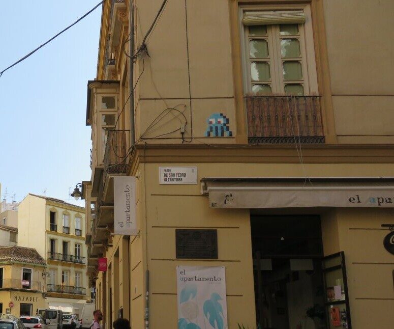 MLGA_15, Space Invader de Centro Histórico — Street art de Invader à Málaga