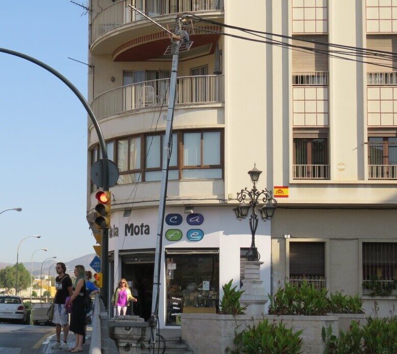 MLGA_26, Space Invader d'Avenida de la Rosaleda — Street art de Invader à Málaga