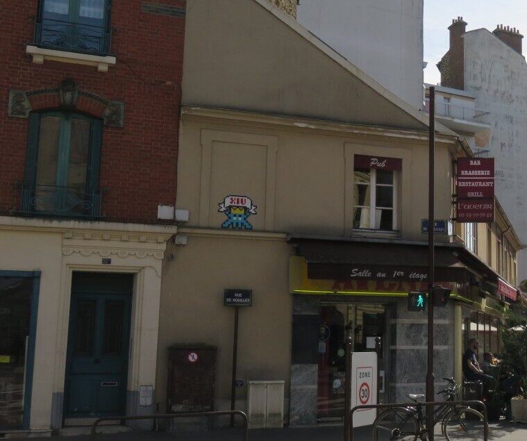 VRS_14, Space Invader de la rue de Noailles — Street art de Invader à Versailles