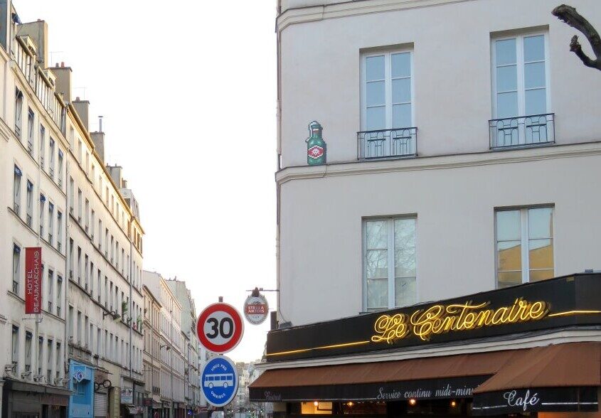 PA_1244, Space Invader on 4 rue Oberkampf — Street art by Invader in Paris