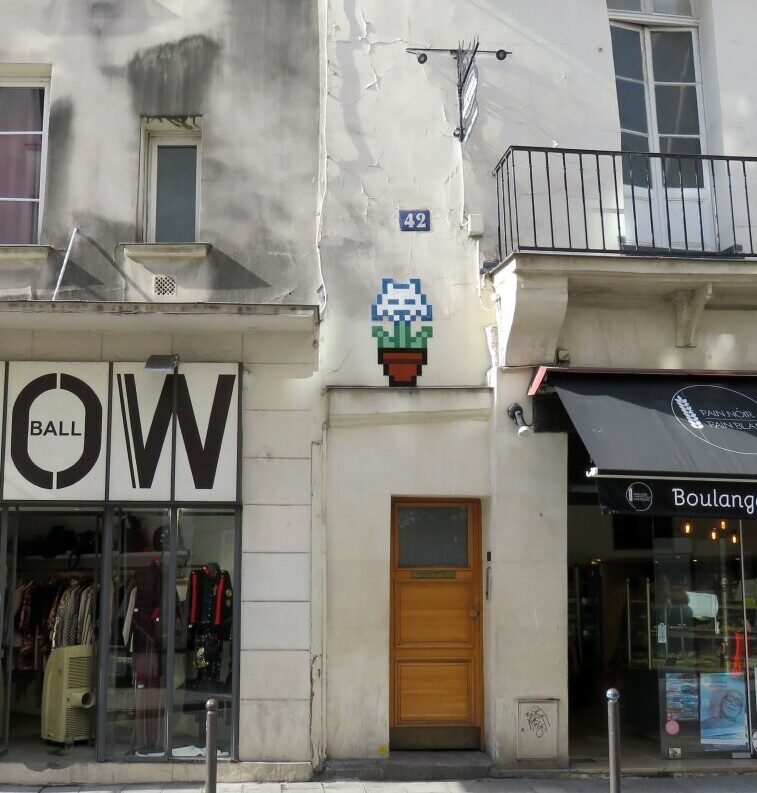 PA_1299, Space Invader on 42 rue Dauphine — Street art by Invader in Paris