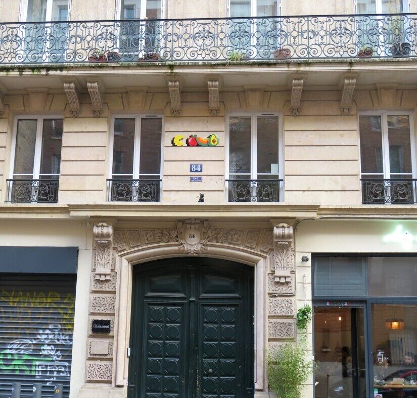 PA_1327, Space Invader on 84 rue de Hauteville — Street art by Invader in Paris