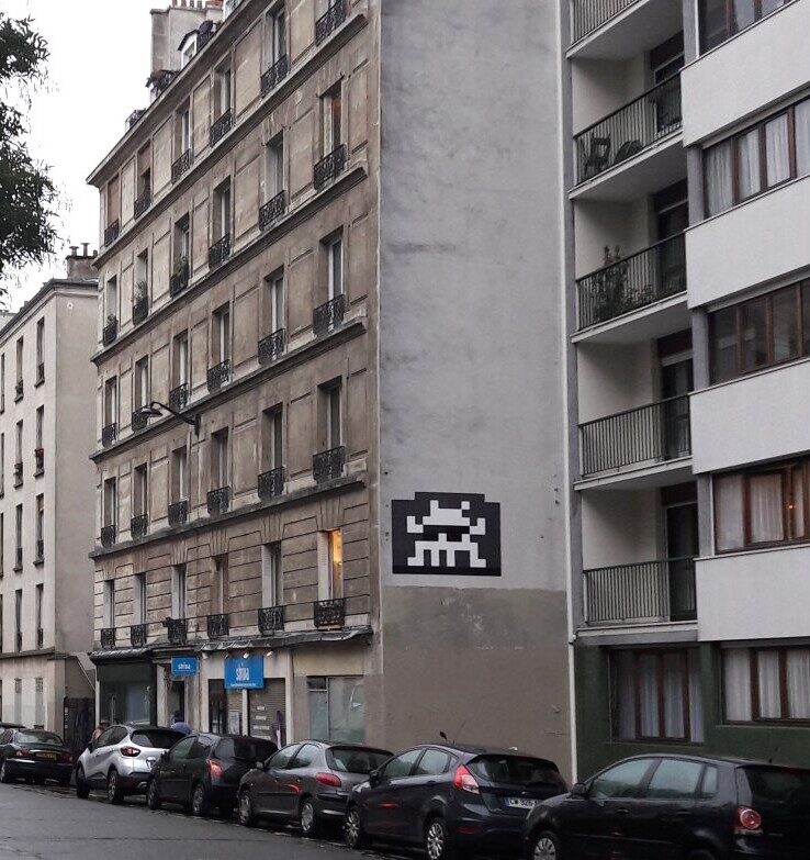 PA_1371, Space Invader on 107 rue de la Glacière — Street art by Invader in Paris