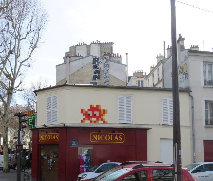 PA_1377, Space Invader on 121 avenue de Saint-Ouen — Street art by Invader in Paris
