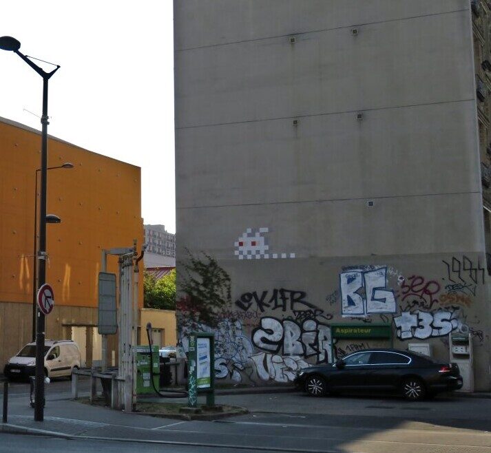 PA_1391, Space Invader de la rue Descartes — Street art de Invader à Ivry-sur-Seine