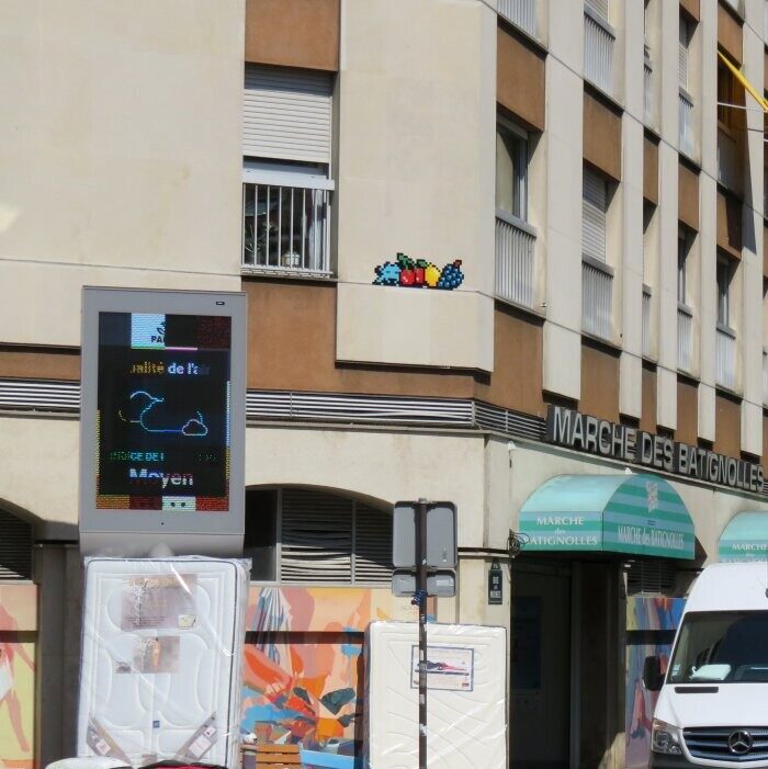 PA_1394, Space Invader de la rue des Moines — Street art de Invader à Paris