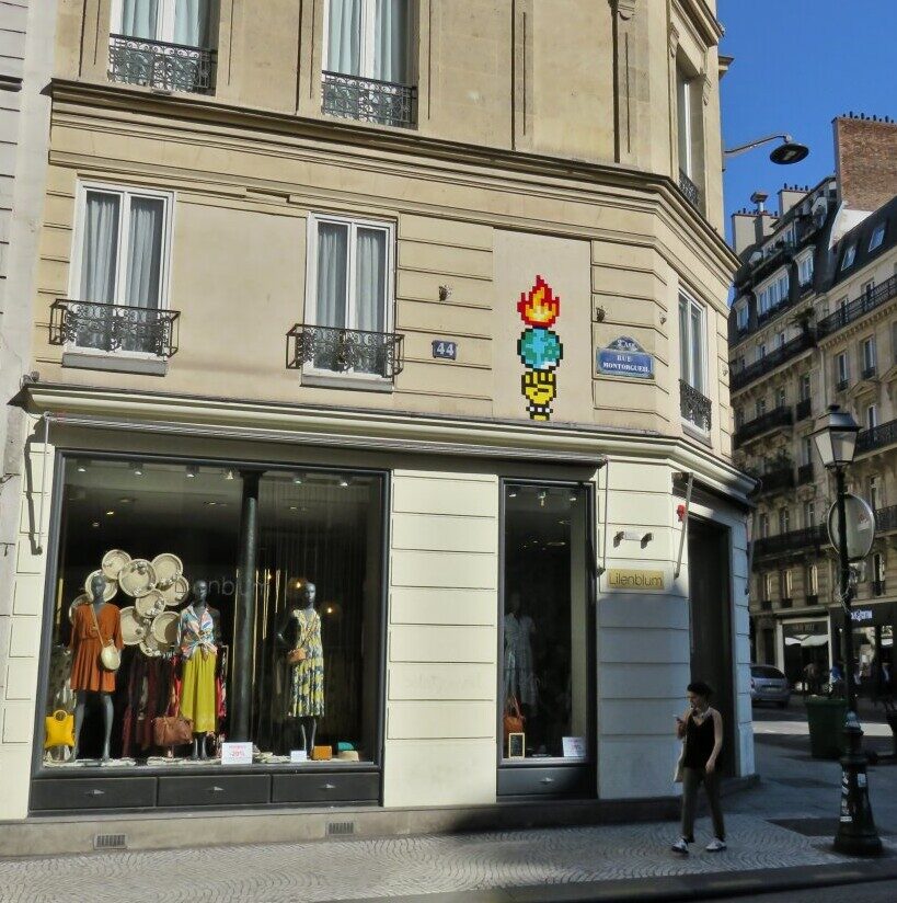 PA_1395, Space Invader on 44 rue Montorgueil — Street art by Invader in Paris