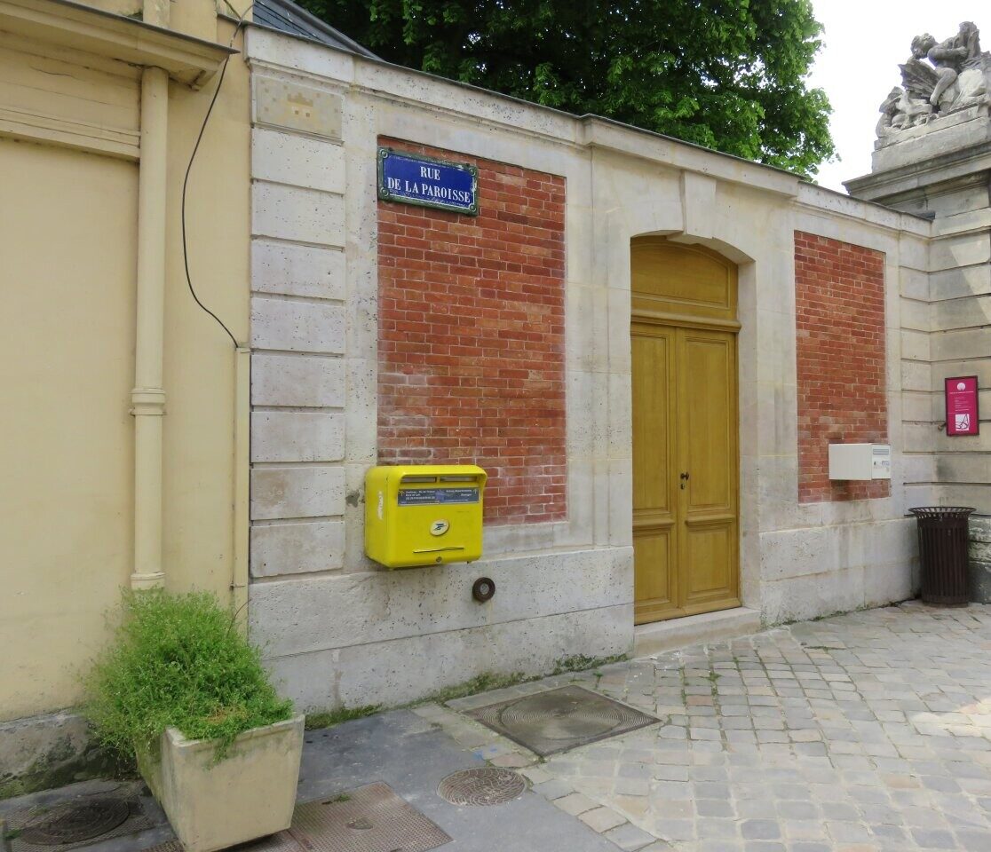 VRS_39, Space Invader on 0 rue de la Paroisse — Street art by Invader in Versailles