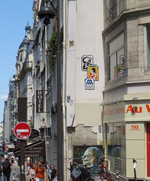 PA_1407, Space Invader on 75 rue Saint-Jacques — Street art by Invader in Paris