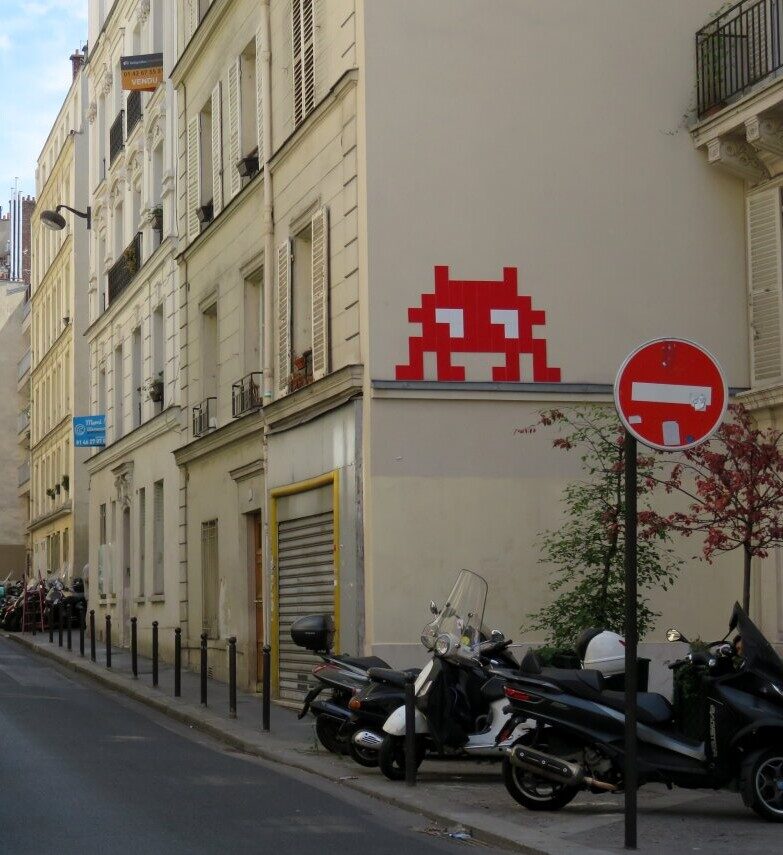 PA_1410, Space Invader on 82 rue Nollet — Street art by Invader in Paris