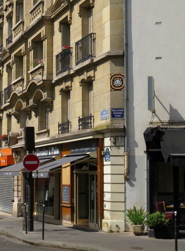PA_1412, Space Invader on 34 boulevard Pereire — Street art by Invader in Paris