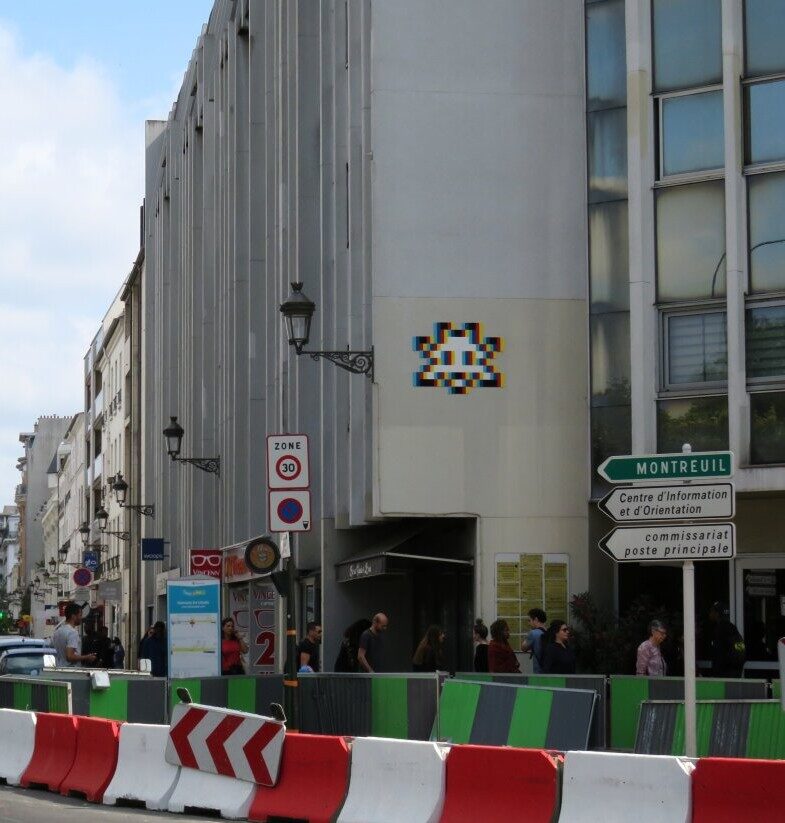 PA_1414, Space Invader on 16 avenue de Vincennes — Street art by Invader in Vincennes