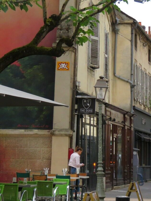 DIJ_04, Space Invader de la rue Auguste Comte — Street art de Invader à Dijon