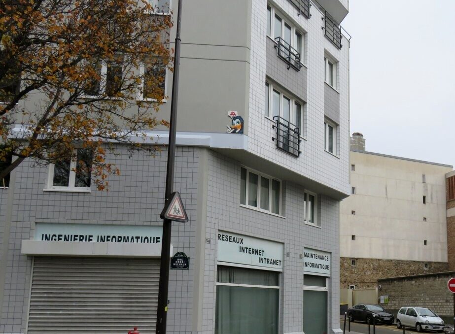PA_1331, Space Invader on 11 rue Henri Michaux — Street art by Invader in Paris