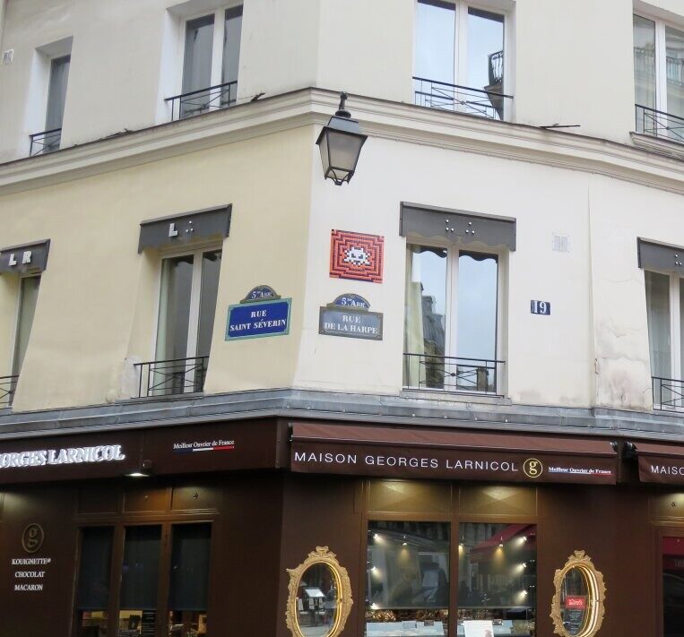 PA_1380, Space Invader on 19 rue de la Harpe — Street art by Invader in Paris
