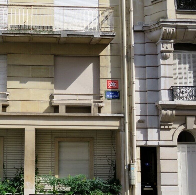 PA_1413, Space Invader on 13 rue de Lübeck — Street art by Invader in Paris