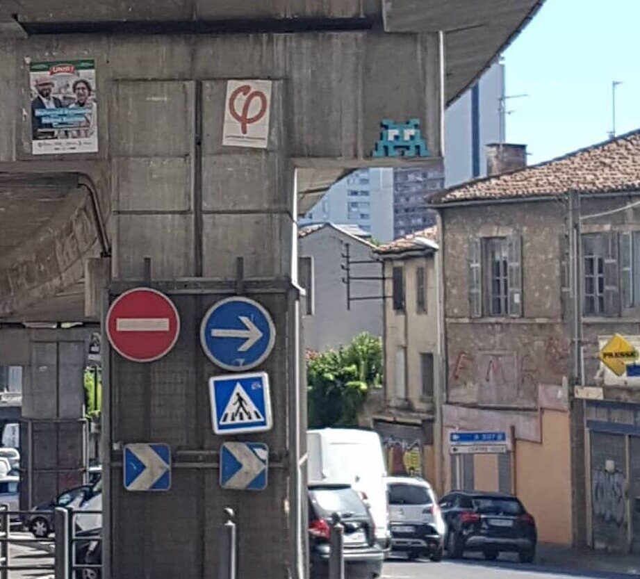 MARS_26, Space Invader on 25 Avenue François Mignet — Street art by Invader in Marseille