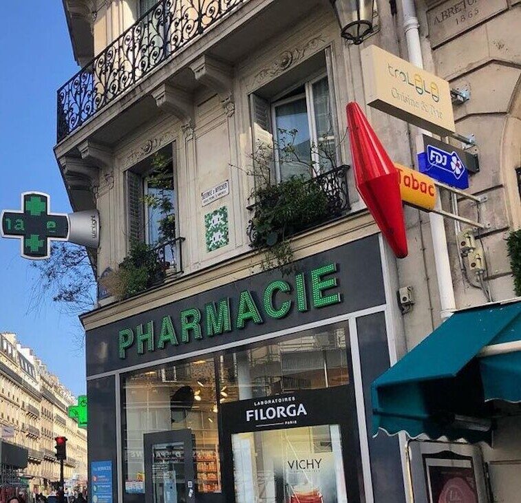 PA_1458, Space Invader on Rue La Fayette — Street art by Invader in Paris