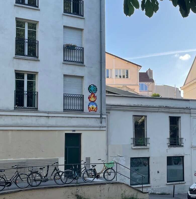 PA_1469, Space Invader de la rue Bichat — Street art de Invader à Paris