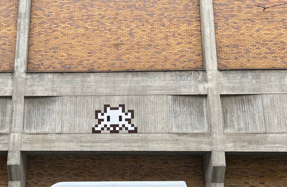 MUN_12, Space Invader d'Amalienstraße — Street art de Invader à München
