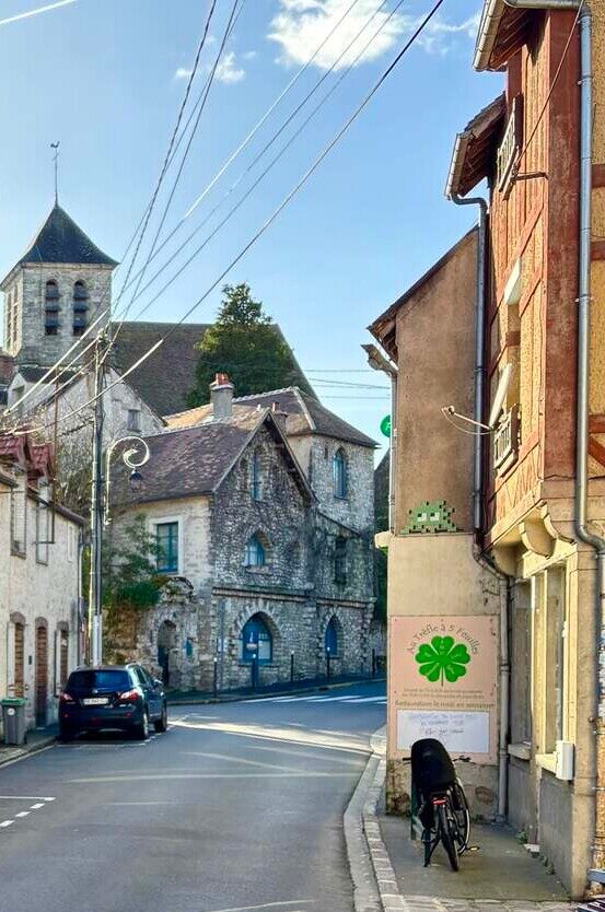 FTBL_27, Space Invader de la rue de la Libération — Street art de Invader à Montigny-sur-Loing