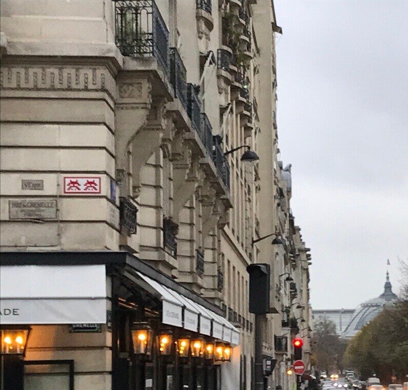 PA_1449, Space Invader de la rue de Grenelle — Street art de Invader à Paris