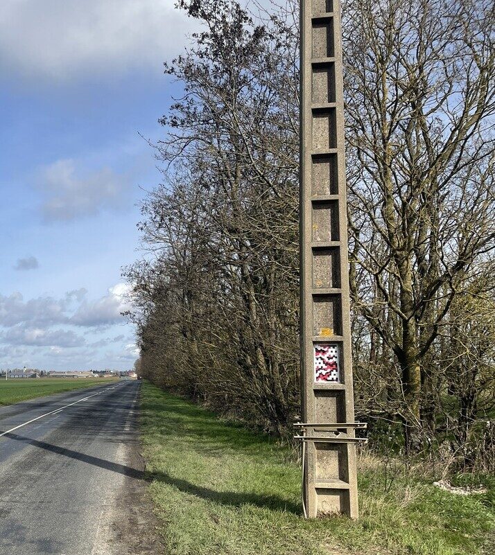 FTBL_06, Space Invader de la D16 — Street art de Invader à Larchant